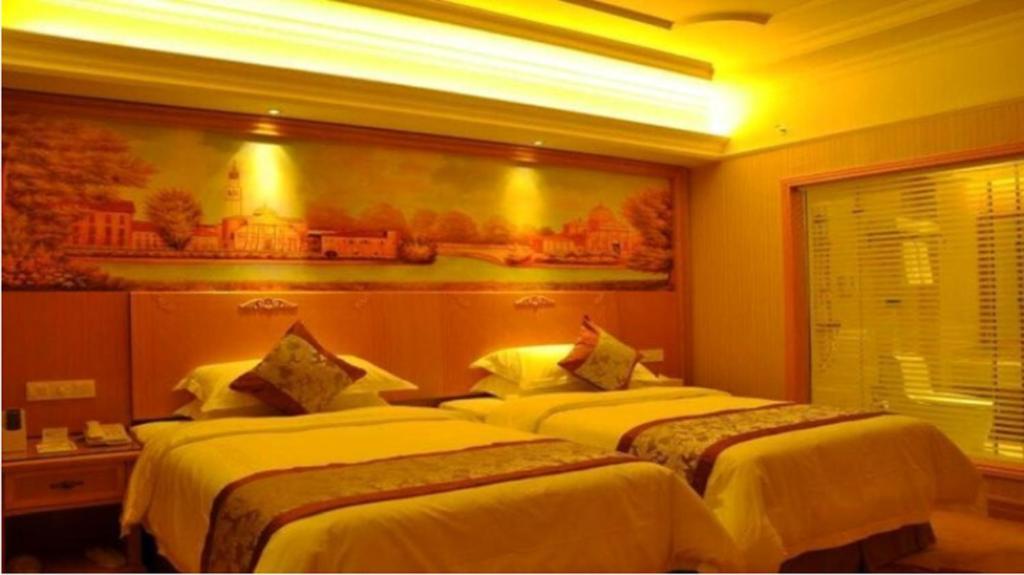 Vienna International Hotel Lhasa Potala Palace Bagian luar foto