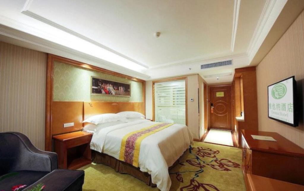Vienna International Hotel Lhasa Potala Palace Bagian luar foto