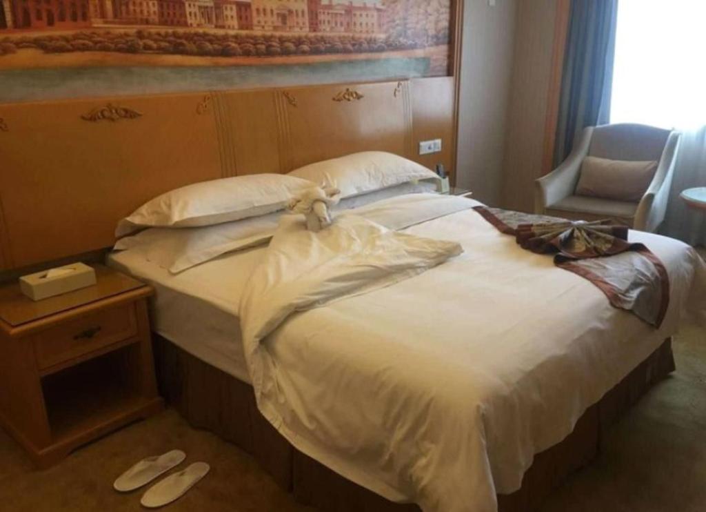 Vienna International Hotel Lhasa Potala Palace Bagian luar foto
