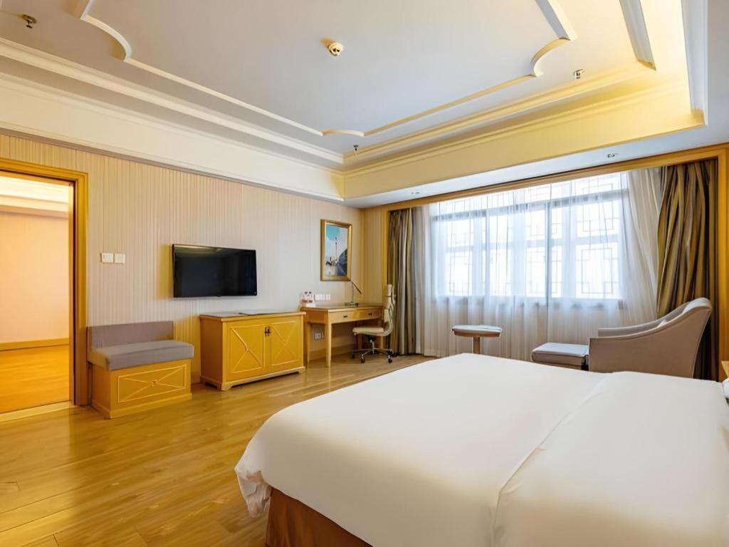 Vienna International Hotel Lhasa Potala Palace Bagian luar foto