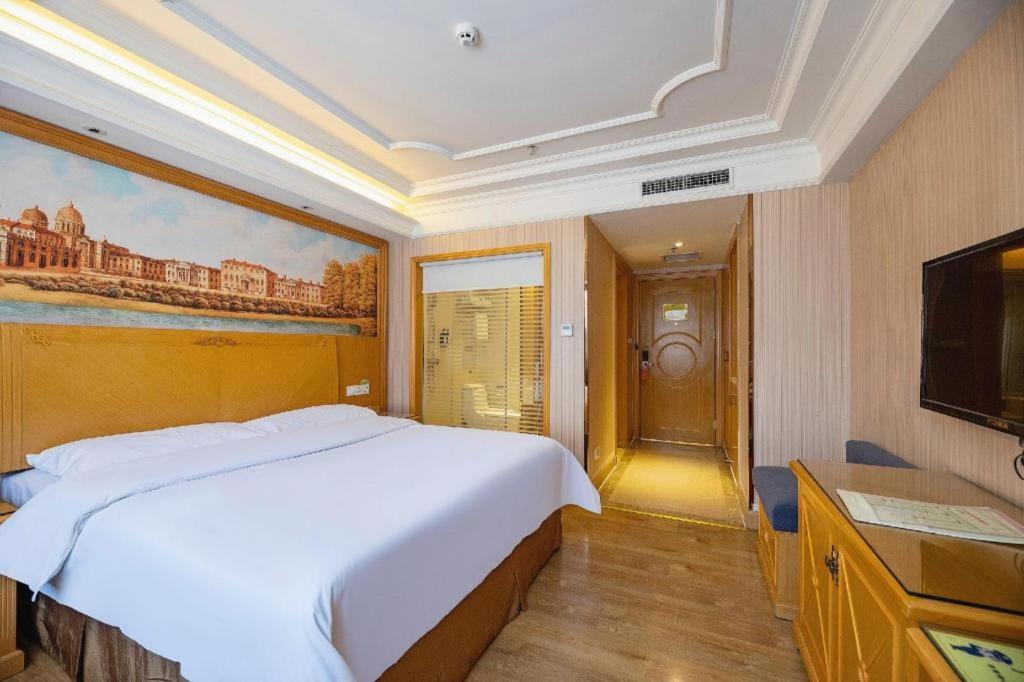 Vienna International Hotel Lhasa Potala Palace Bagian luar foto