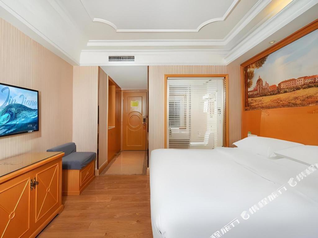 Vienna International Hotel Lhasa Potala Palace Bagian luar foto