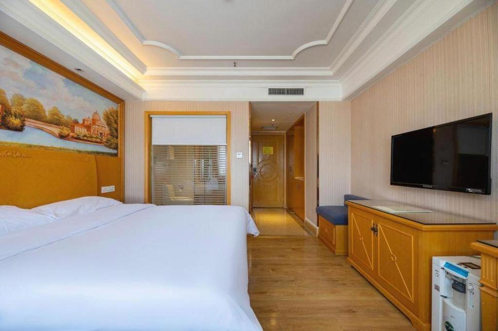 Vienna International Hotel Lhasa Potala Palace Bagian luar foto