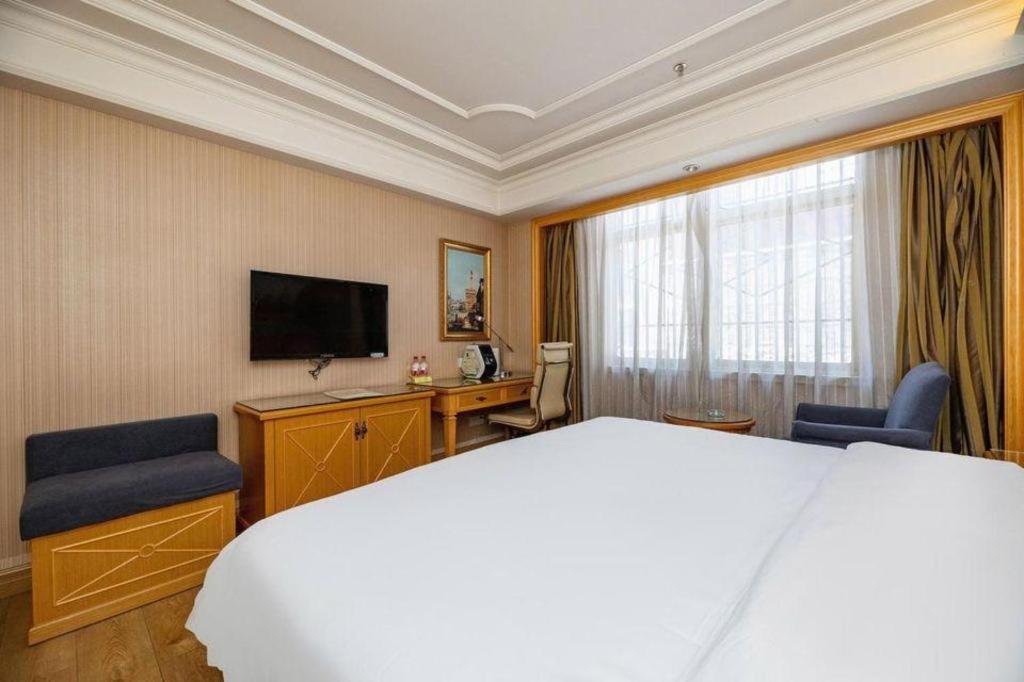 Vienna International Hotel Lhasa Potala Palace Bagian luar foto