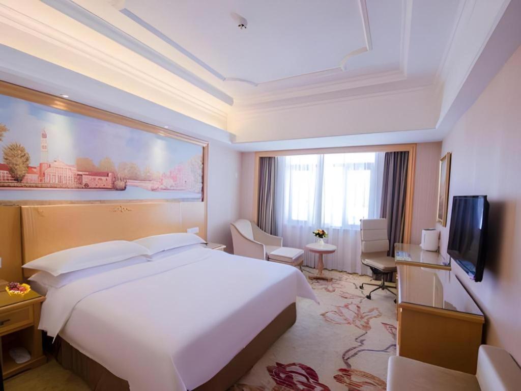 Vienna International Hotel Lhasa Potala Palace Bagian luar foto