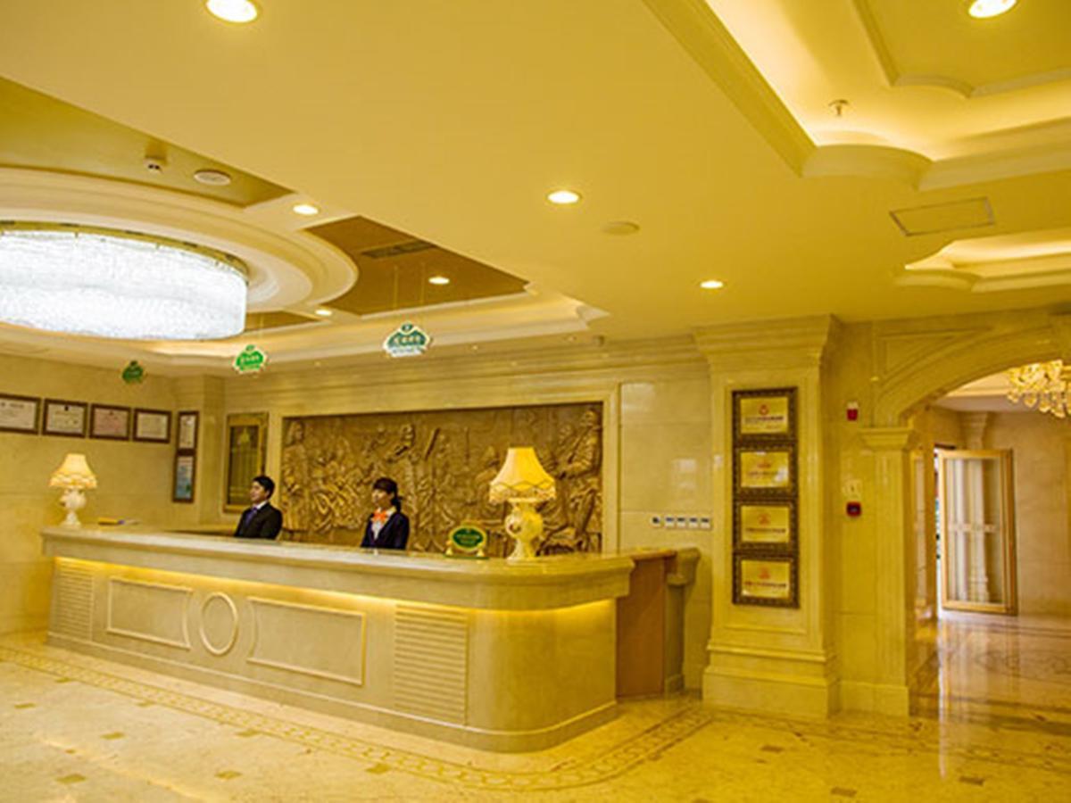 Vienna International Hotel Lhasa Potala Palace Bagian luar foto